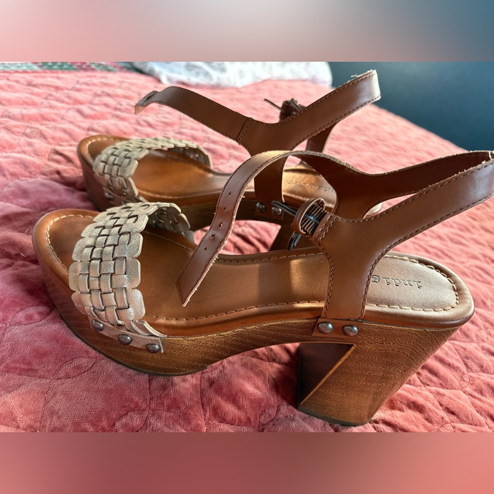 Elegant Gold Braided and Tan Faux Wood Women's Platform Sandals